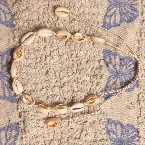 Shell necklace - Picture 2 of 2